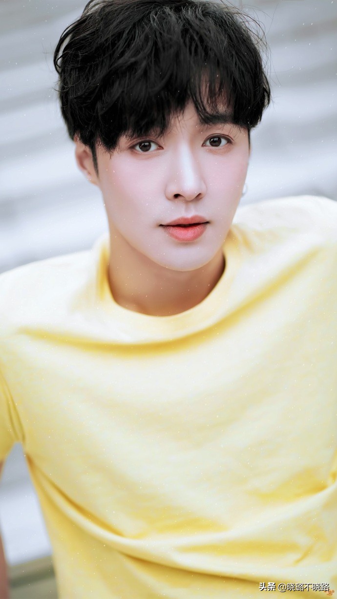 30-35岁大脸男士最佳发型怎么打理,邋遢的发型