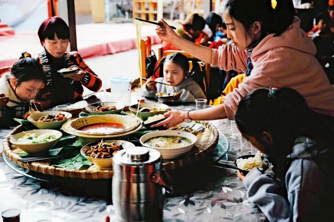 吃为人生第一大事，跟着周刊走近祖国各地的年夜饭吧