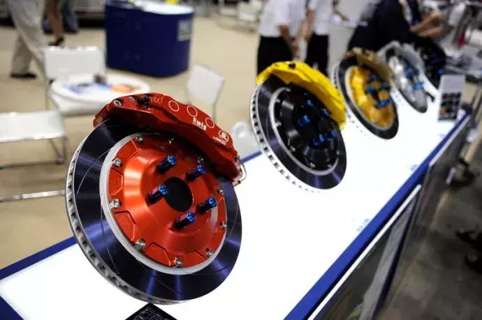 能玩改装汽车的游戏,能玩改装车的游戏