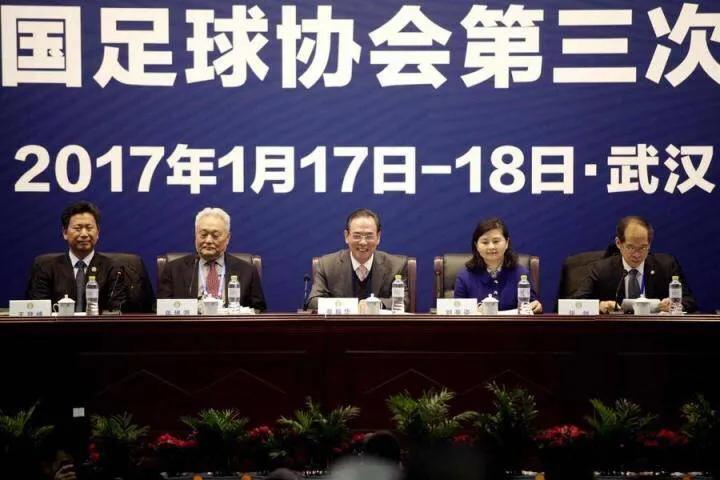 76岁老人足球教父,57岁足球教父