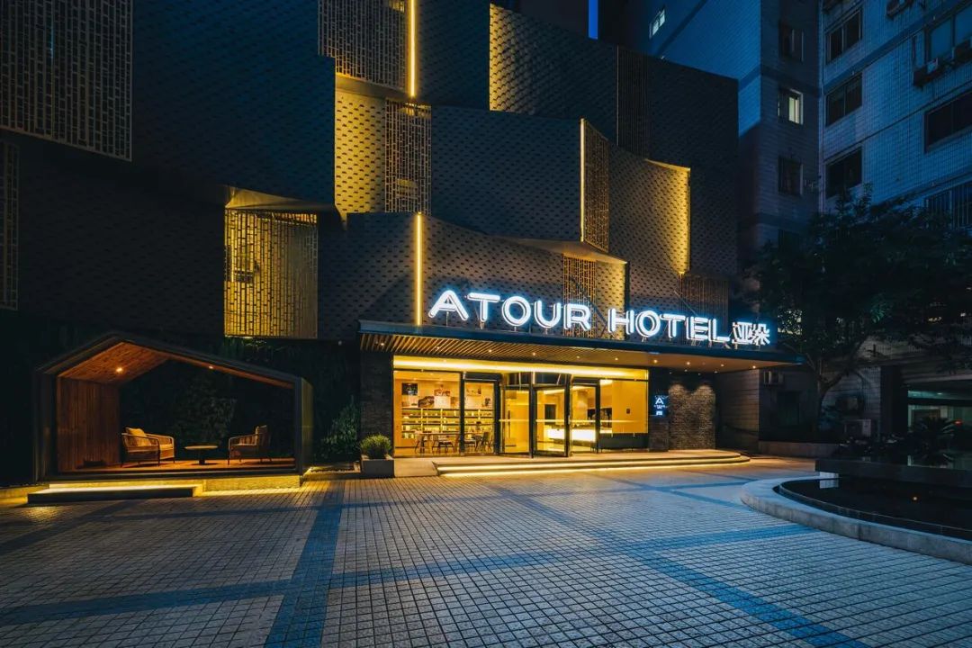 「大丑局之亚朵」耳语亚朵：打脸式危机公关不可取