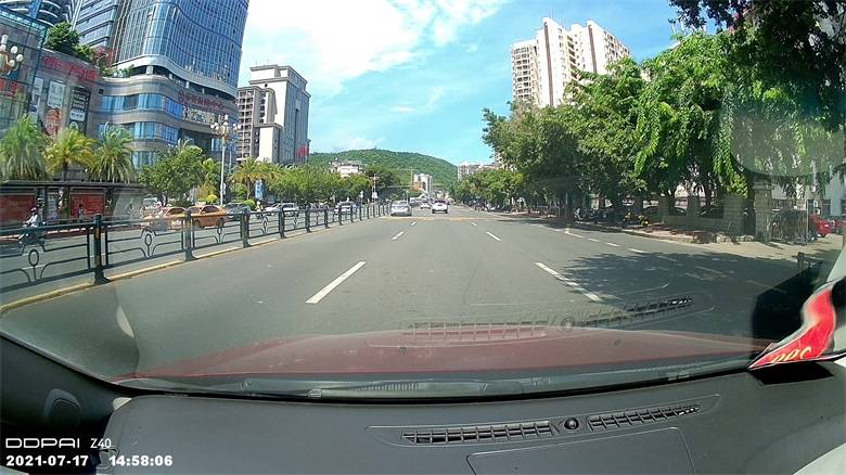 盯盯拍z40行车记录仪道路实拍视频,挂式行车记录仪盯盯拍