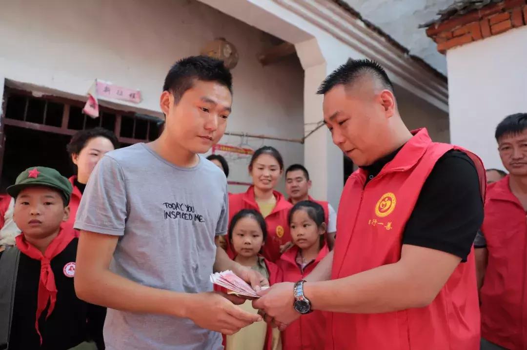 日行一善微行动暖民心,日行一善爱心传递