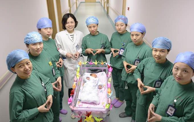 年轻妈妈顺产剖腹产亲身经历,顺产or剖腹产的感受