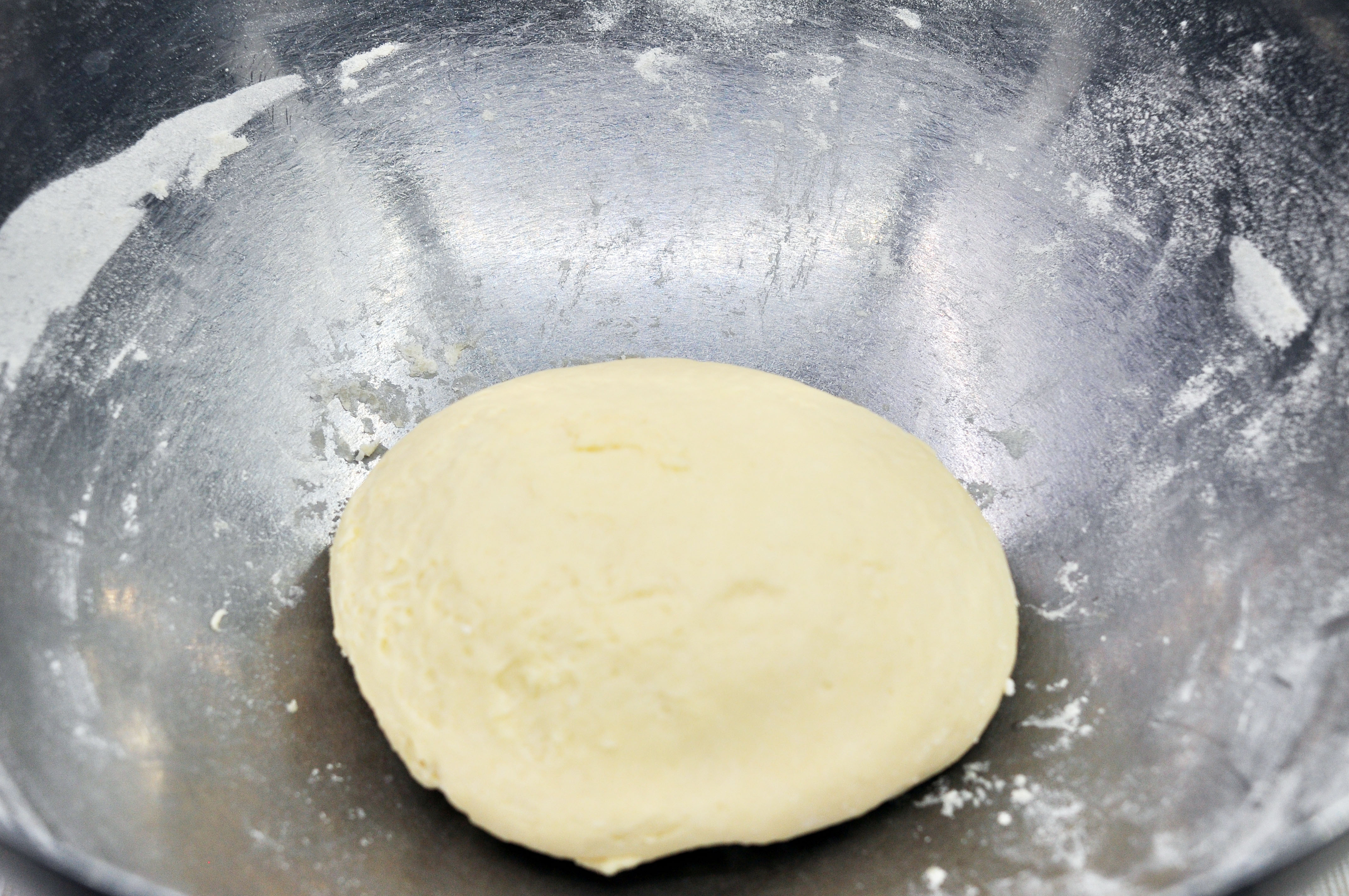 只需两步教你炸出酥脆好吃的油条,在家做一个油炸酥脆的油条