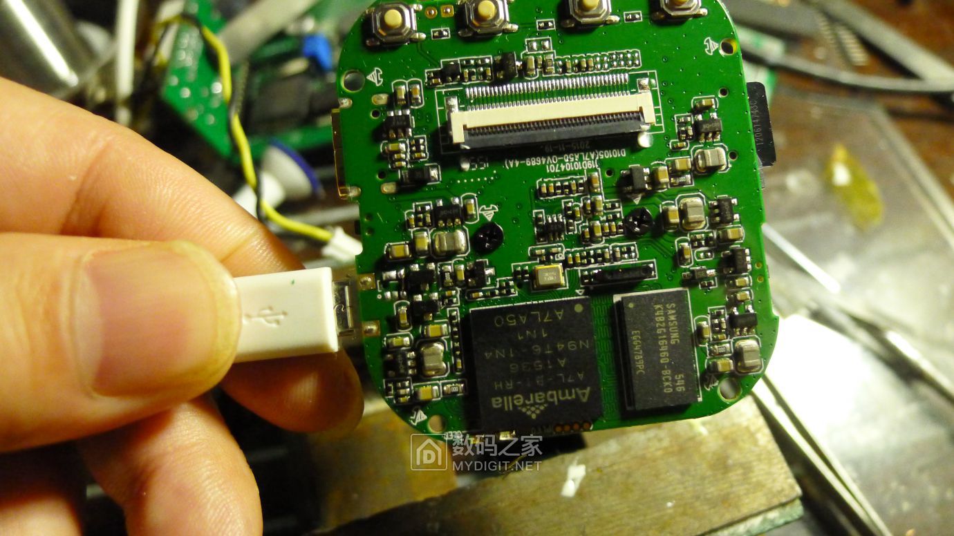 PAPAGO！GoSafe535行车记录仪拆解+电源接反故障维修