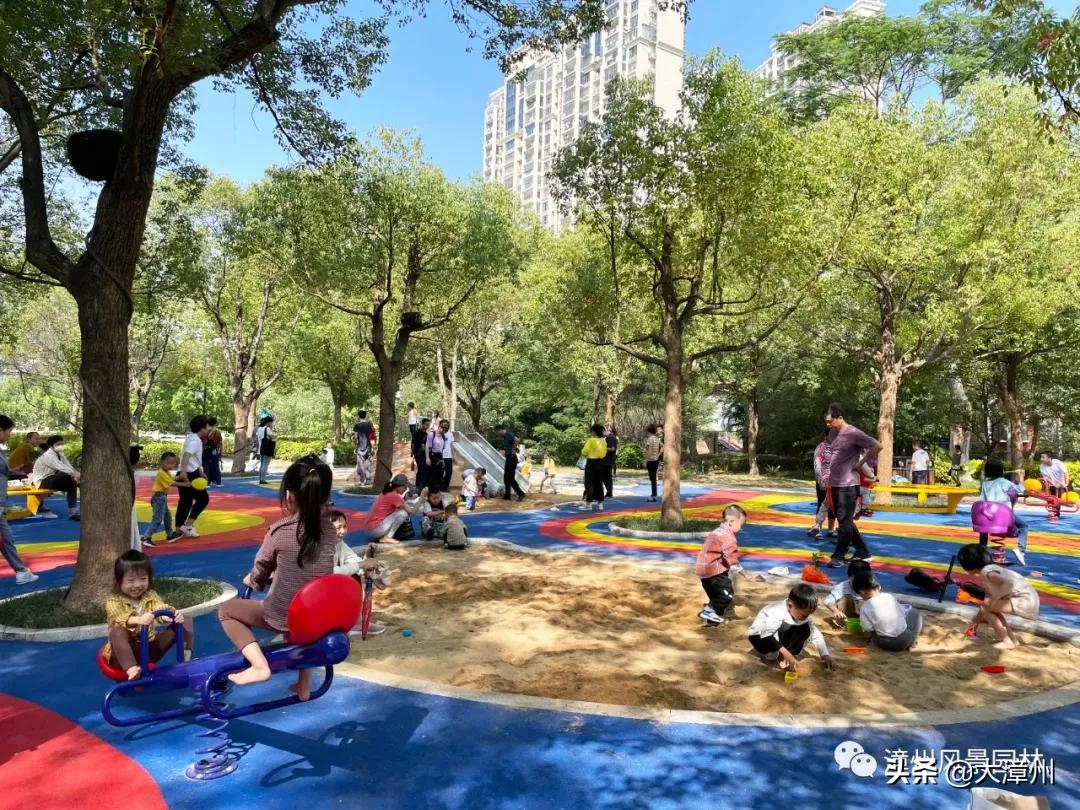 市区这8大公园“魔幻”变身!增添了游乐区、沙坑、足球场、彩绘墙....