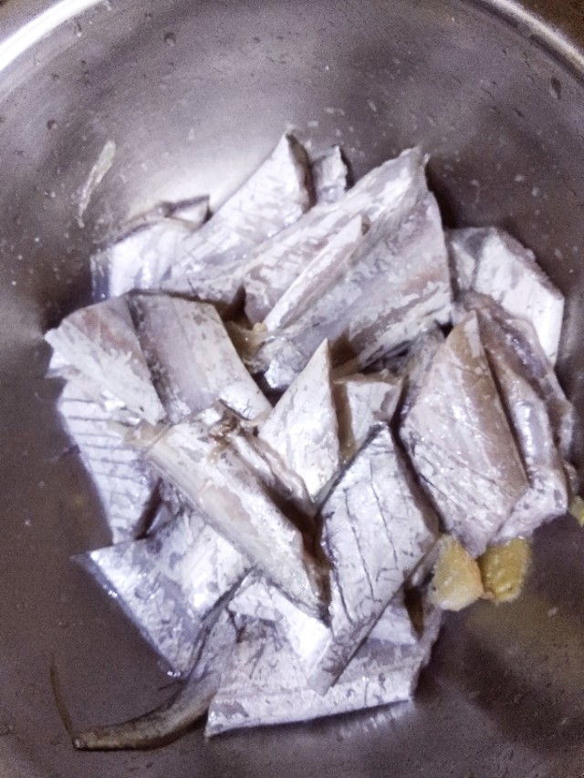 带鱼怎么做又酥软又好吃,怎么做带鱼又焦又酥