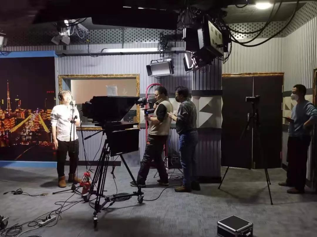 讴歌逆行者礼赞生命作文,众志成城礼赞最美逆行者