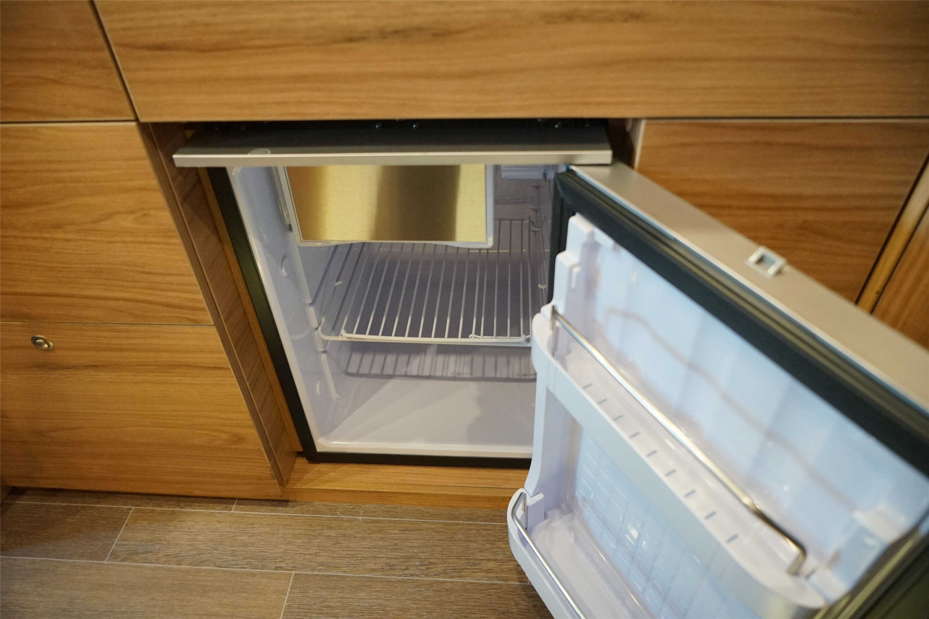 上汽大通maxus旅行家v90房车,房车大全大通v90