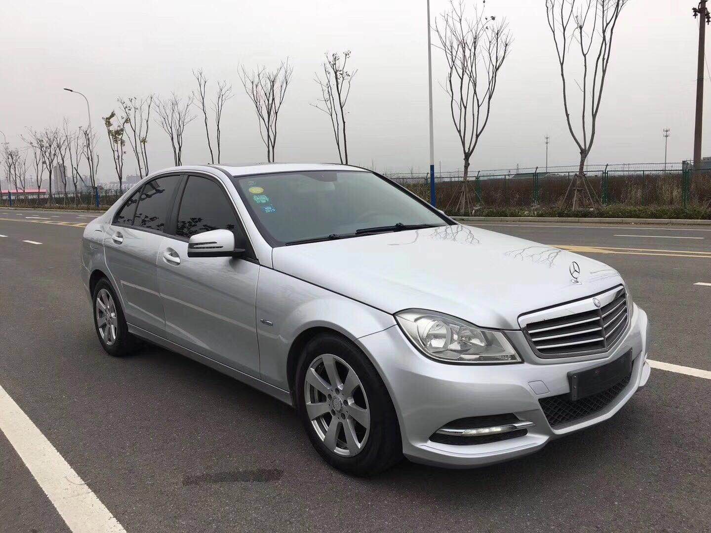 c级奔驰二手车最便宜的2万块钱,奔驰c级260二手车多少钱