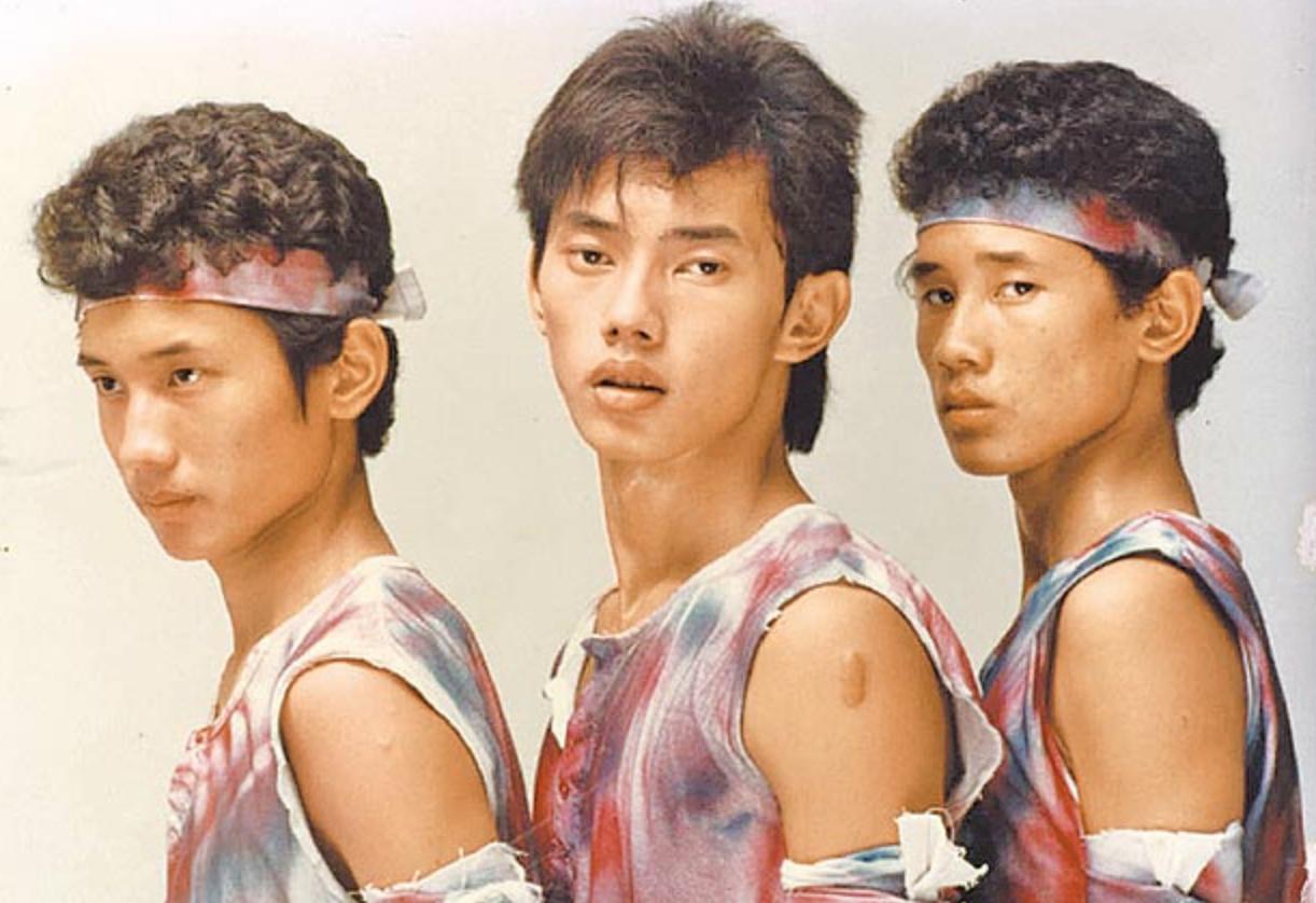 52岁音乐人包小松与小13岁女友主播修成正果，元旦公开婚讯婚照