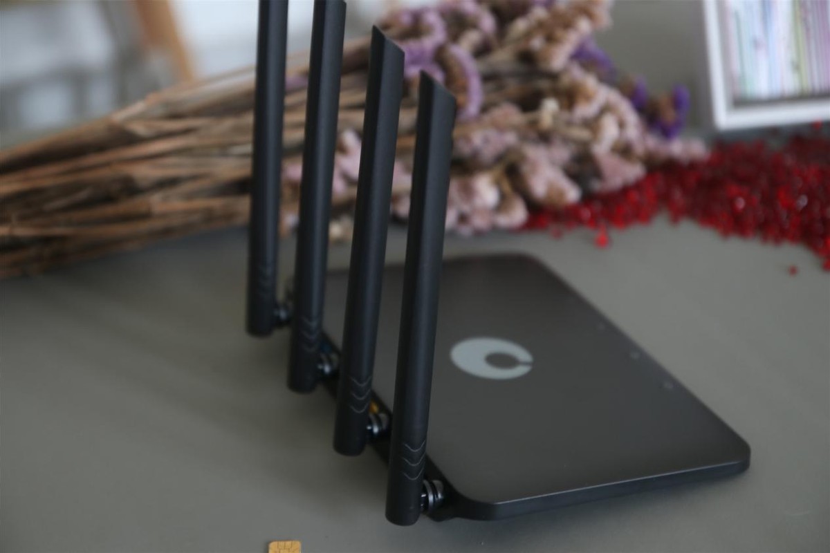 解决短租上网难题,你需要蒲公英X4C路由器:临时上网超便捷