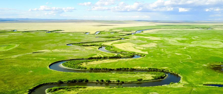风吹草低见牛羊的呼伦贝尔大草原,风吹草低见牛羊大草原的视频