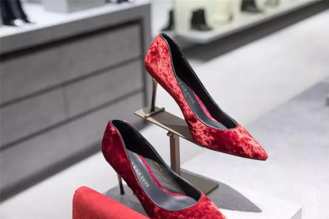 一口气连开6家新店，我要在这里吃逛到明年