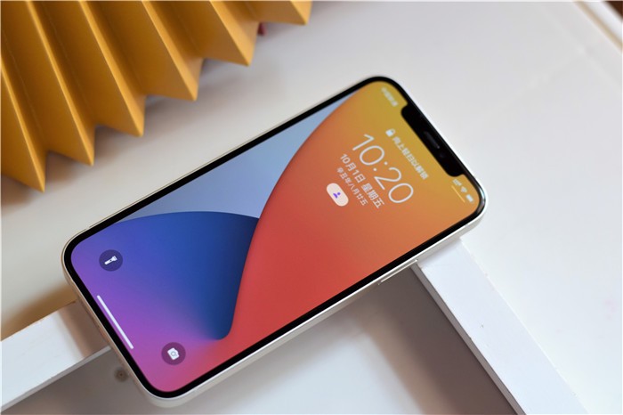 iphone13手机壳带镜头膜测评,iphone13皮革保护壳和硅胶测评