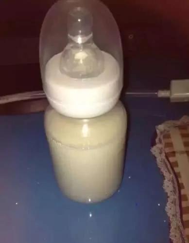 母乳太多能自己喝吗,母乳太多妈妈可以喝么