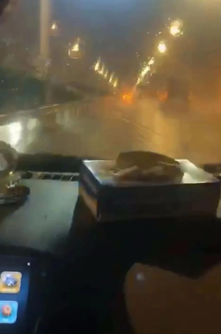 「我爱你,纳杰」功崇惟志业广惟勤