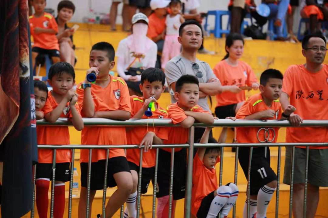 骞夸笢闈掕澶ц儨杈藉畞闈掕,涓ゆ敮鐞冮槦浜ら攱