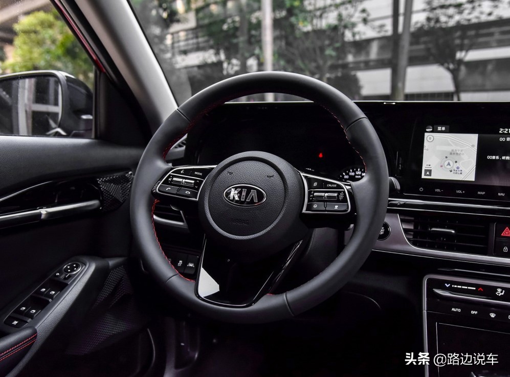 最新款起亚kx3傲跑,外观时尚稳重灵活好开