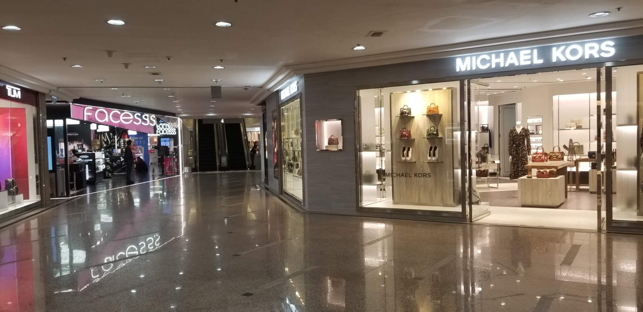 铜锣湾奢侈品时代广场购物攻略,铜锣湾潮流汇购物商城