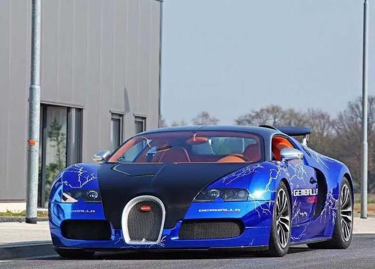 范迪塞尔开车飞跃摩天大楼,范迪塞尔跑车飞跃迪拜