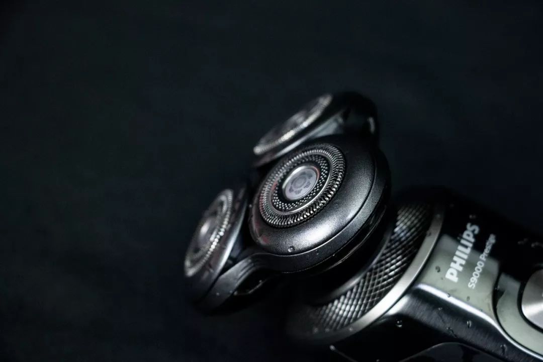 飞利浦s9000剃须刀刀头怎么拆开,飞利浦s9000剃须刀怎么连接蓝牙