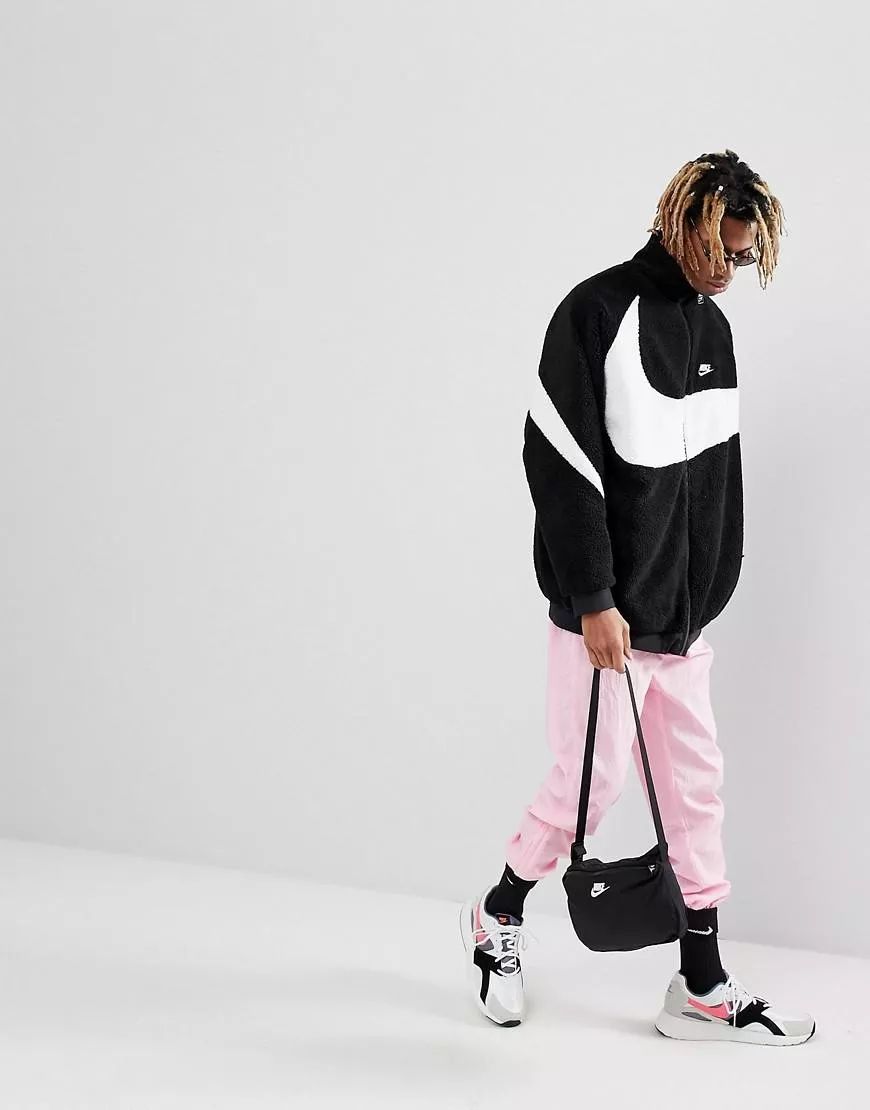 只有nike才有倒钩吗,为什么现在的耐克有4个勾