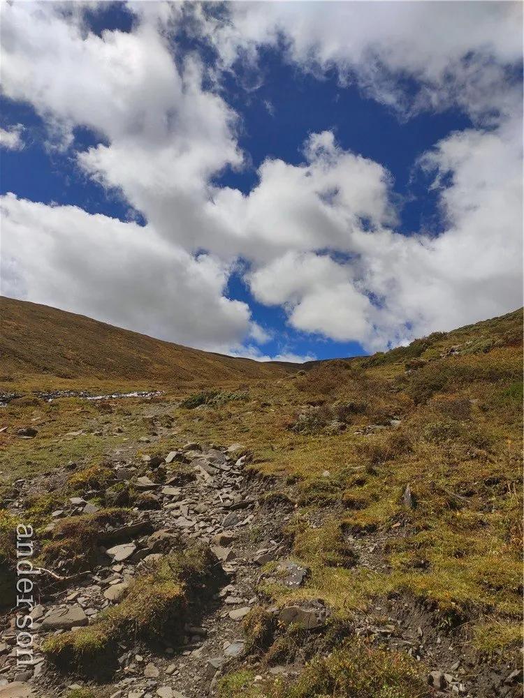 陪着贡嘎过仲秋，深夜听到女生的尖叫（上）