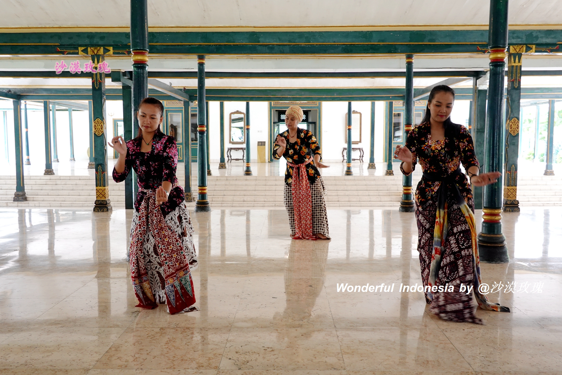 印尼跟团游深度探索当地人文风情,印尼朝圣之旅