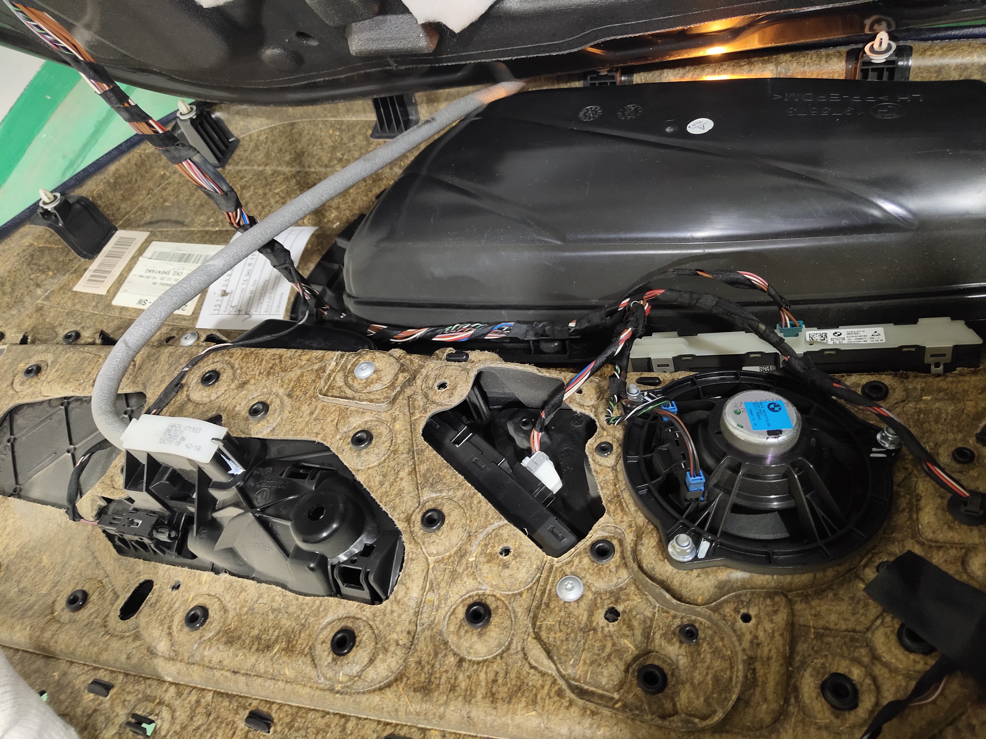 宝马525车门把手的塑料老化,宝马门内拉手橡胶老化怎么解决