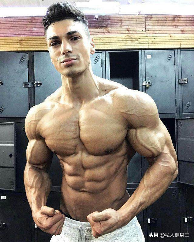 5种必练的胸肌训练方法,新手如何高效的练出胸肌