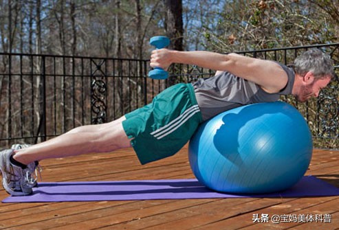 值得学习的健身房锻炼动作,宅家无器械训练视频