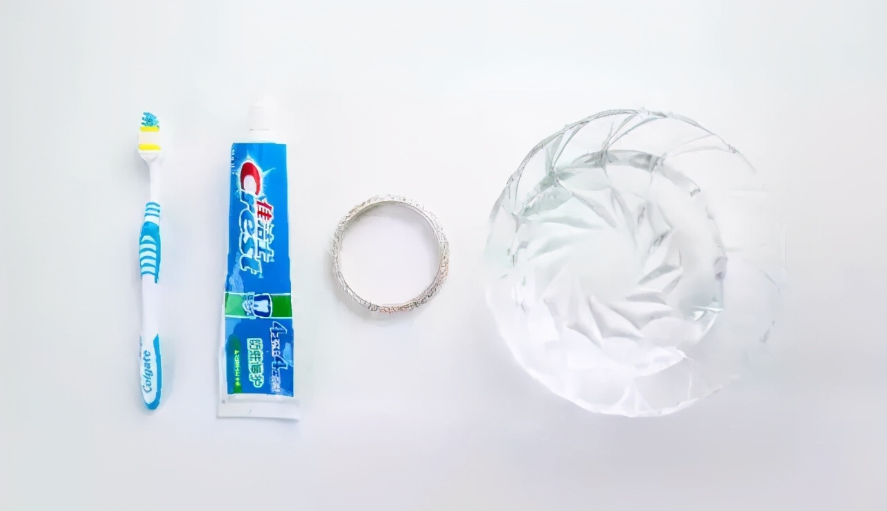 银手镯氧化了生活小妙招怎么清洗,银手镯氧化了在家用什么办法清洗