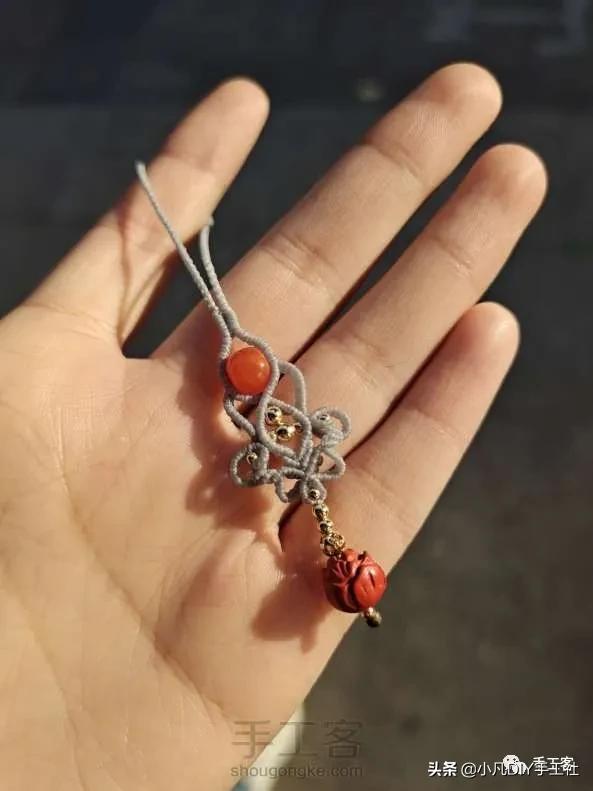 简单易学的手机链制作教程,手机链最新款教程