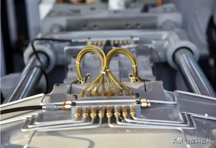 对话震雄新产品研发团队，看SPARK-星火系列创新突破之路