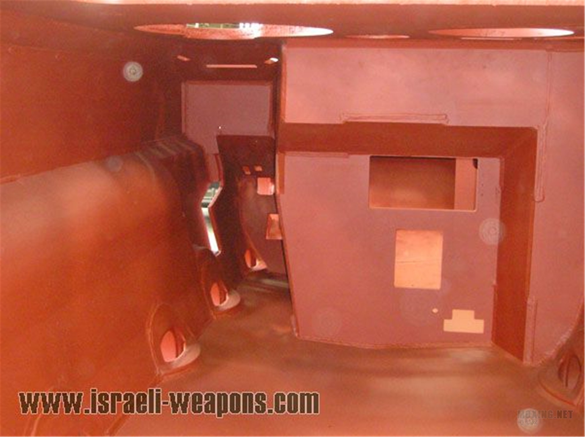 MENG,SS-018-1/35以色列“雌虎”重型装甲运输车-简介与开盒