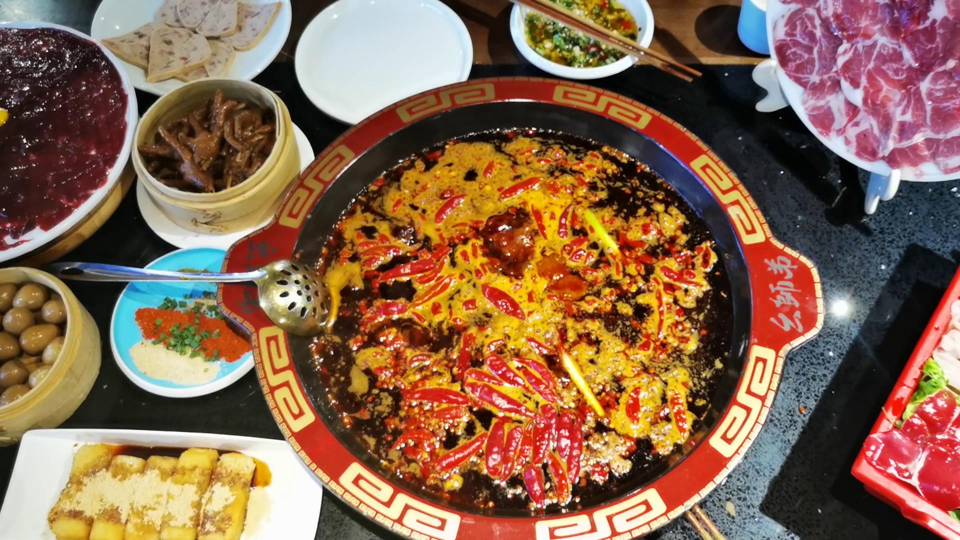 为什么吃火锅就腹痛,为什么吃火锅会拉肚子肚子疼