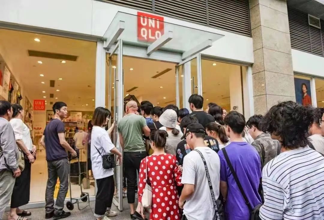 优衣库logo设计,优衣库logo重新设计