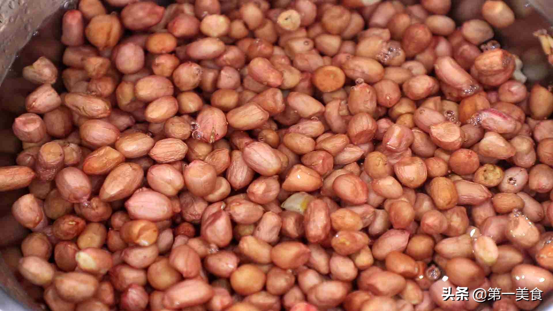 炸花生米有啥技巧教你正确做法,炸花生米怎么会掉皮