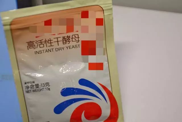 泡打粉和酵母粉炸油条有啥区别,泡打粉和酵母粉哪个炸油条好