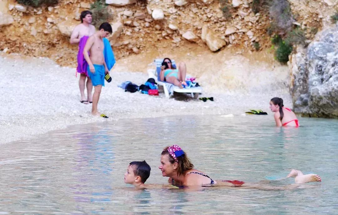 人晒太阳的好处与功效,外国人晒日光浴好处