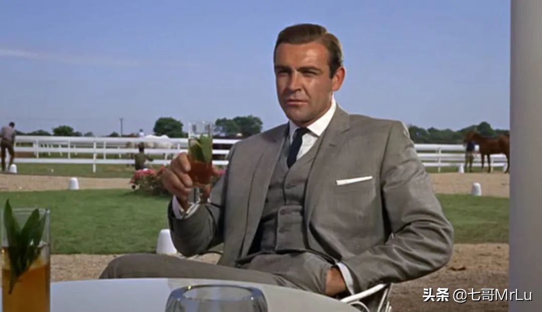 007史上最全酒单：撩妹，还得看《007》，因为哥喝的不是酒，是情