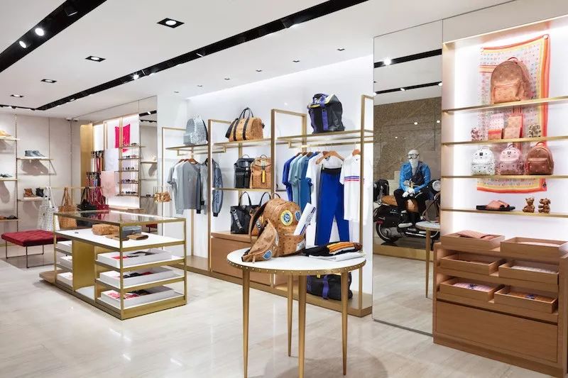 从濒临倒闭到年营收25亿,从濒临倒闭到市值266亿