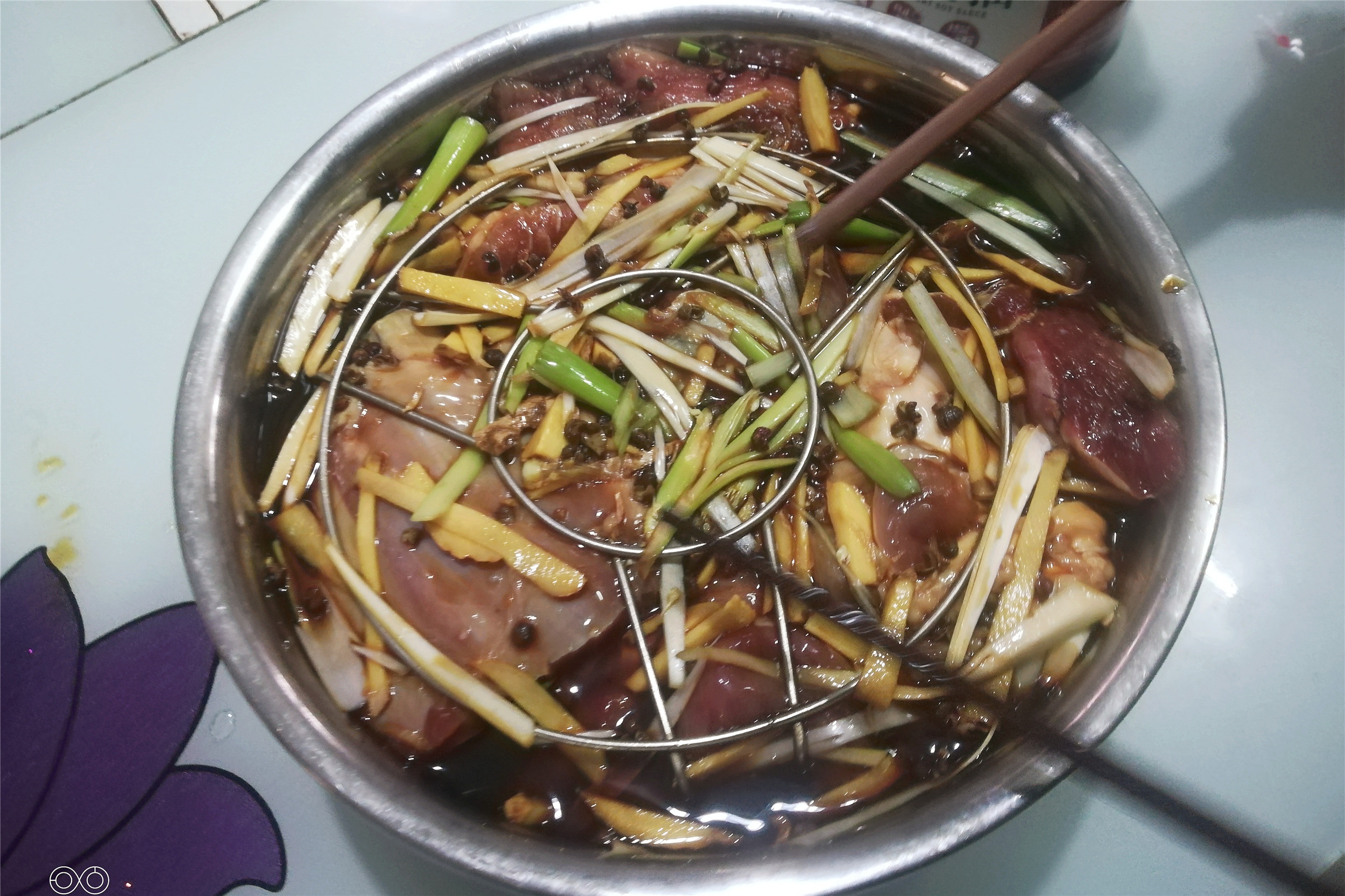 做卤牛肉,我家用了20多年的配方,牛肉酥软不缩水,有嚼头不塞牙