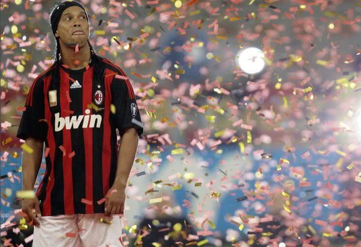 世界足坛第一人小罗,小罗从球王变囚王