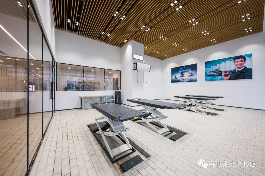 兴化金宝行bmw4s店,邀您见证