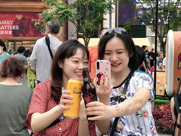 青岛啤酒街边店,青岛卖啤酒地方