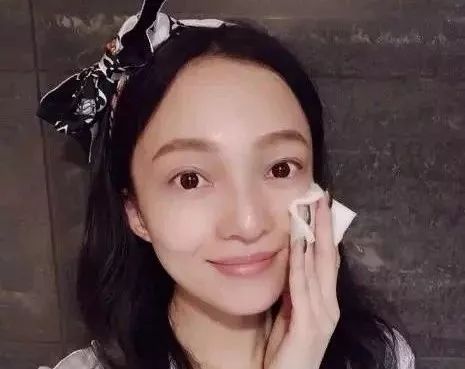 明星们的真实素颜真的美吗,这些女明星们卸妆后的素颜样貌