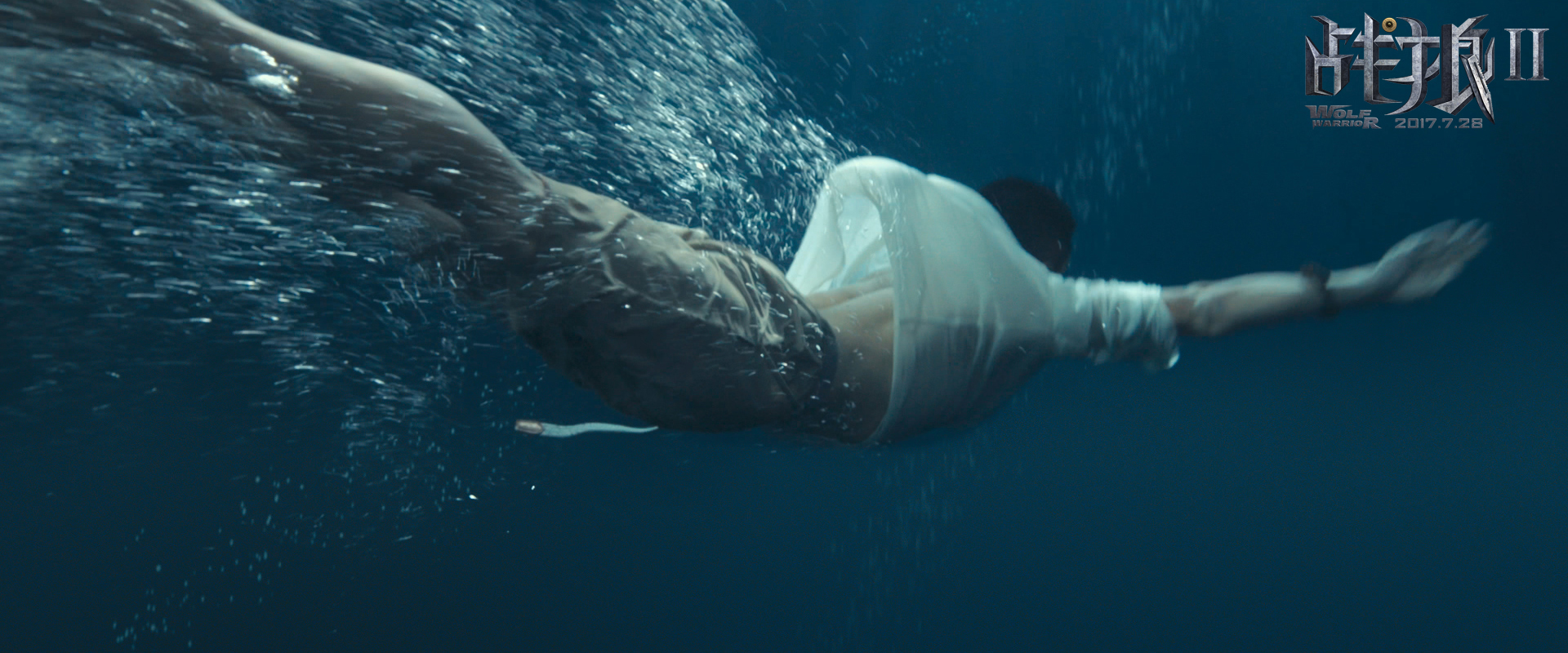 吴京导演战狼2深度解析,从升级镜头开始